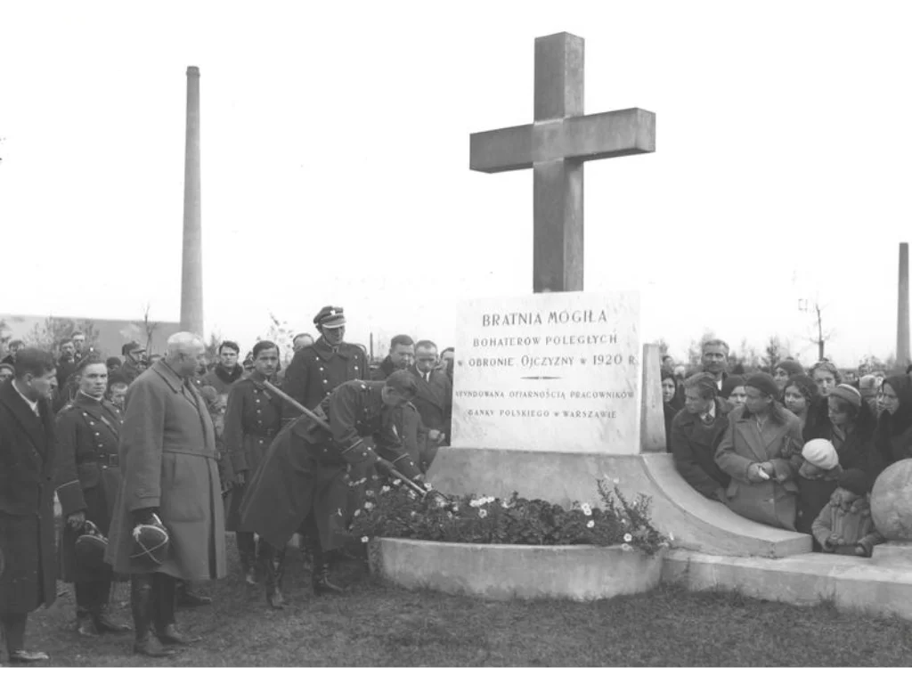 Mogiła żołnierzy poległych pod Radzyminem w 1920 (1 listopada 1932 r. uroczystości na miejscowym cmentarzu)